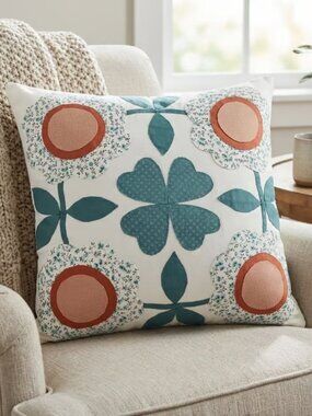 Appliqué Clover Pillow with Flowers 16"